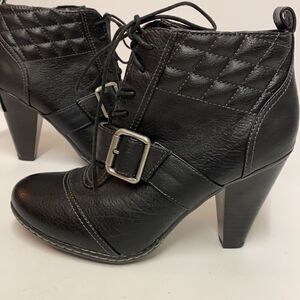 Sole Senseability Trixxie Black lace up heel ankle boots A4